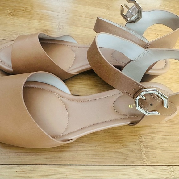 Cole Haan - Picture 3 of 4